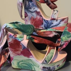 Beautiful Floral Strap Ankel Ribbon Platforms NEVER WORN F5J